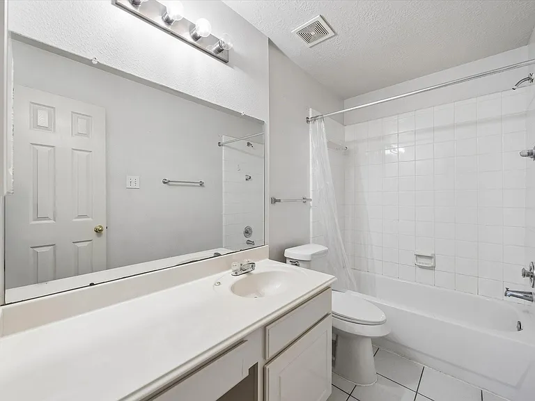 9714 Shadowglade Ct — Photo 10