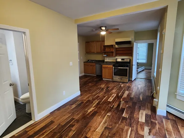 11 Cady St #1F, Lowell, MA 01852