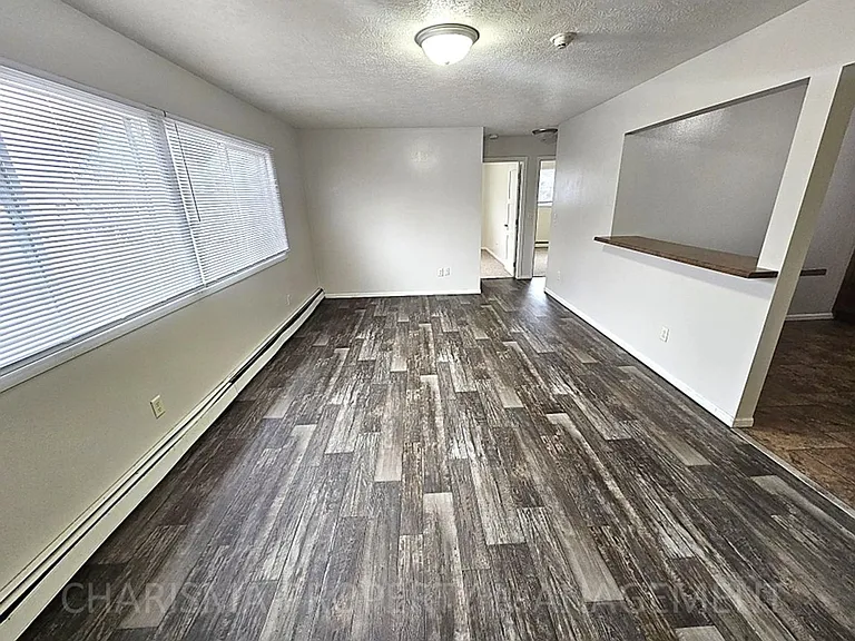 Sixth Street Apartments — Photo 19