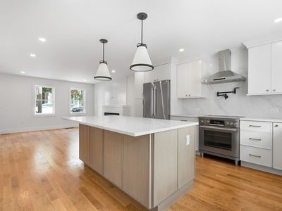 597 E 2nd St, South Boston, MA, 02127