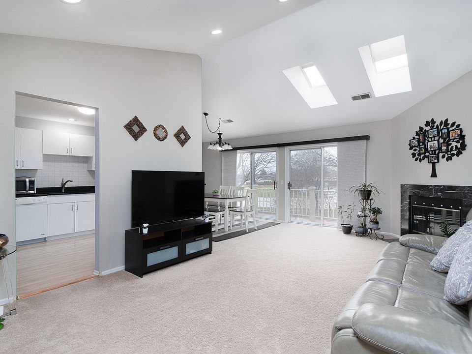 2325 Knollwood Ct UNIT V2, Schaumburg, IL 60194 Zillow