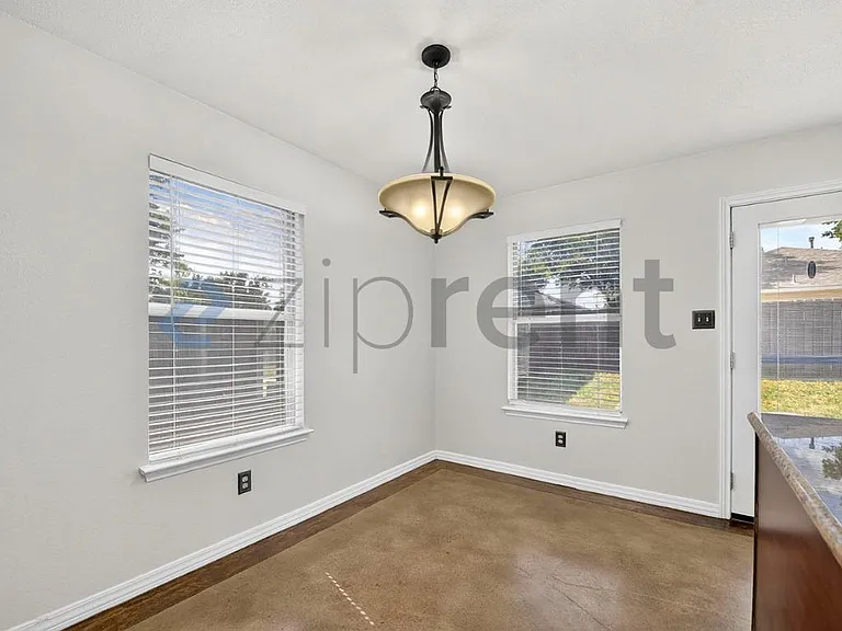 1012 Triple Crown Dr — Photo 11