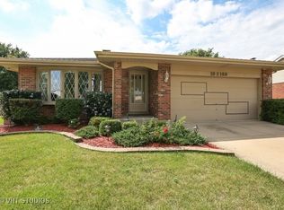10S160 Havens Dr, Downers Grove, IL