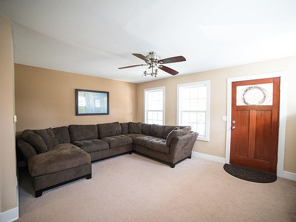 5th image of 3620 Blazing Star St SE