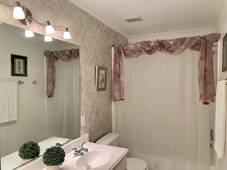 11218 Timbertree Ln — Photo 30