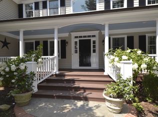 3 Van Wyck Ln, Huntington, NY 11743