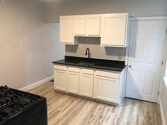 2nd image of 805 Holland Ave