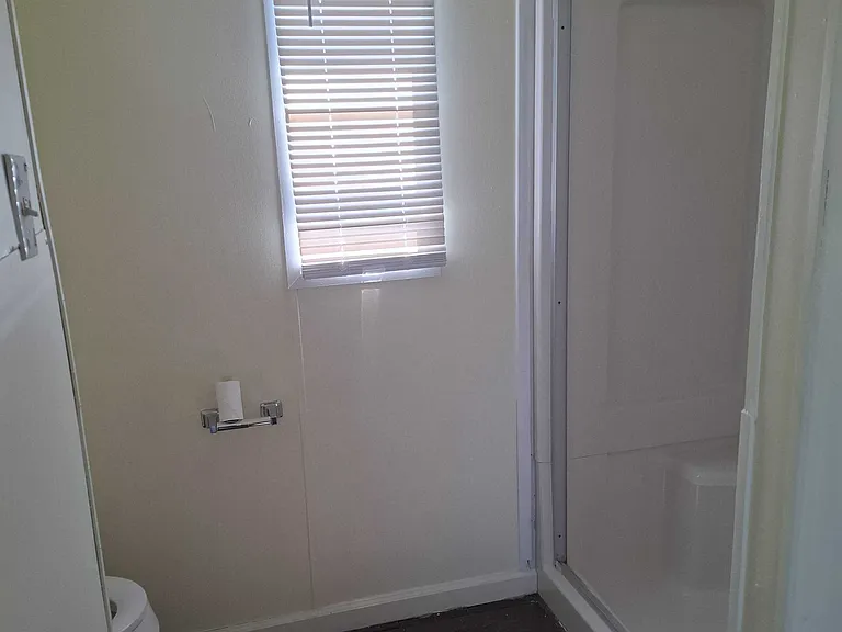 399 W Victory Ave — Photo 10