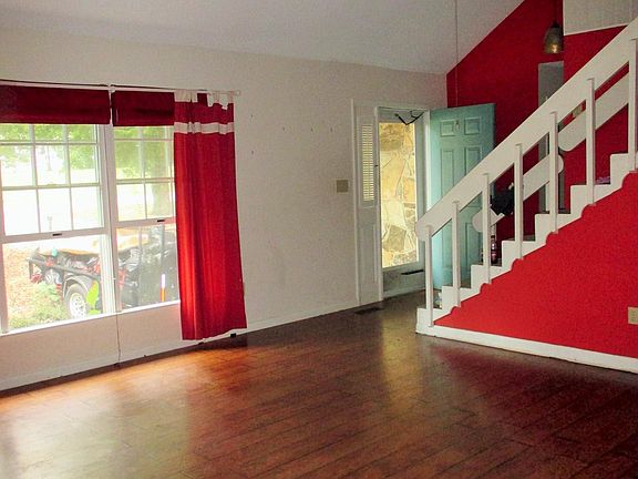 2nd image of 94 Gaines Cir