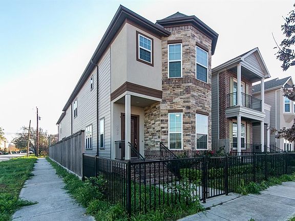 3rd image of 402 W 28th St