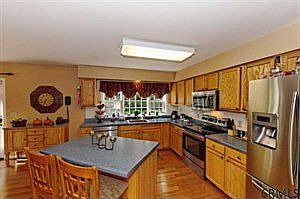 2nd image of 7 Stone Creek Ct