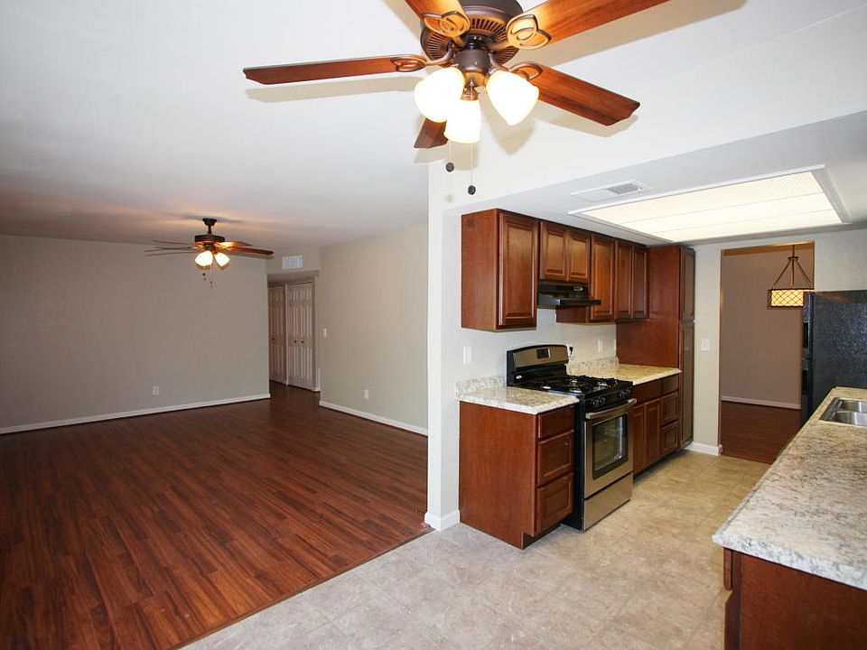 1st image of 2840 W Desert Crest Dr