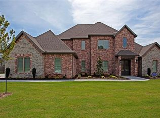 3130 Oak Tree Dr, Centerton, AR 72719
