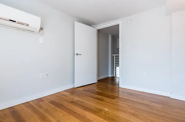 Rented by Nooklyn NYC LLC | media 46