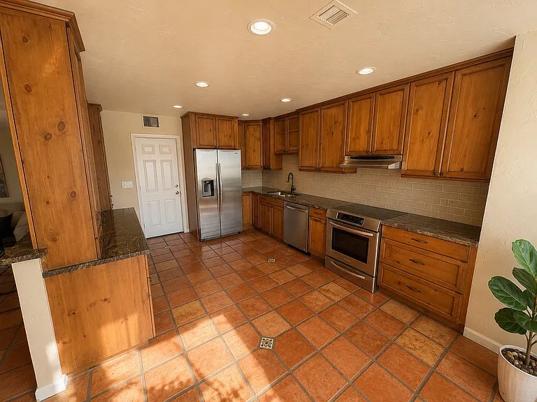 2949 S Country Club Way — Photo 6