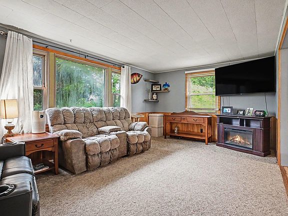 3rd image of 10600 N 250th Rd