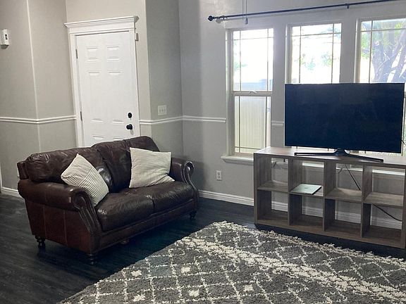 5th image of 2353 W Montcalm Dr