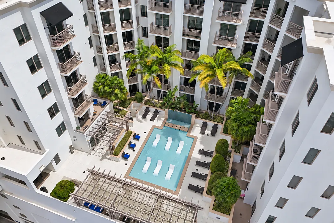 Gables Ponce — Photo 4