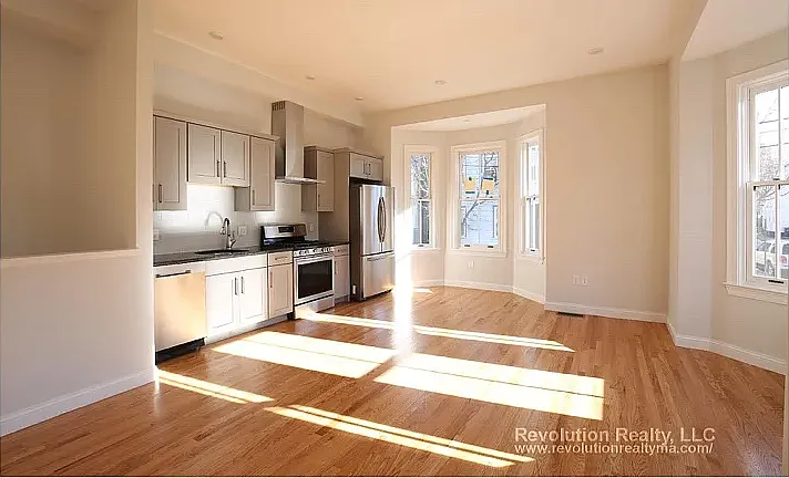 19 Lincoln Ave — Photo 1