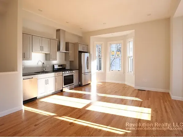 19 Lincoln Ave, Somerville, MA 02145