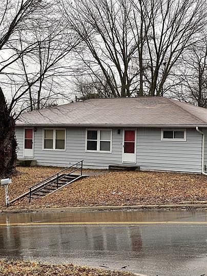 1st image of 305 S 10th St