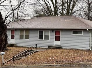 305 S 10th St, Leavenworth, KS 66048