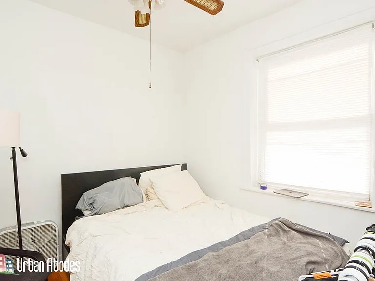 1933 W Crystal St #2AC — Photo 13