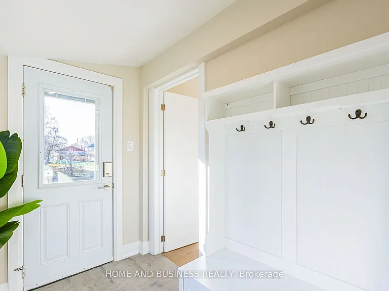 1326 Meredith Ave — Photo 10
