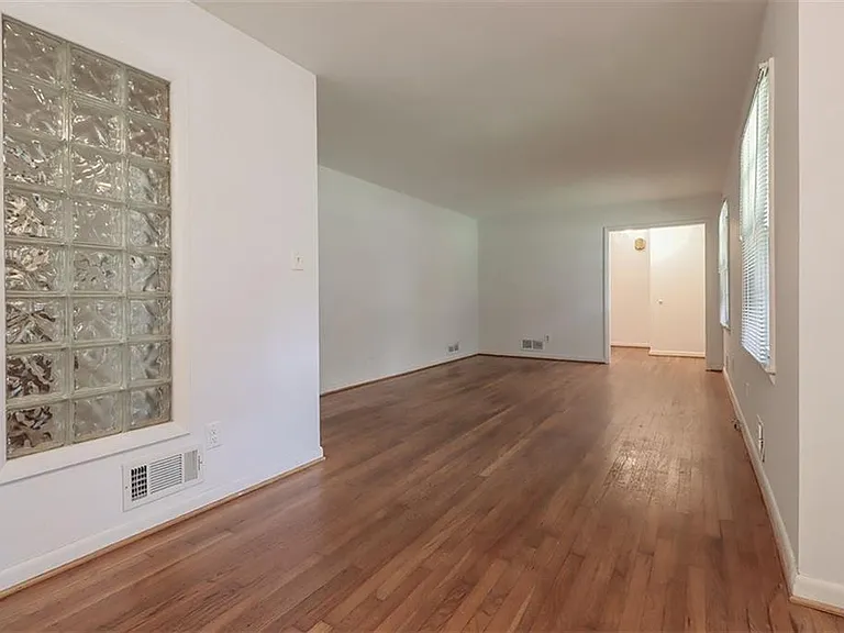 3197 Alberta Ln — Photo 5