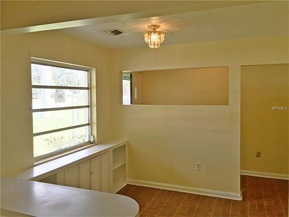 4th image of 1915 16th Avenue Dr W
