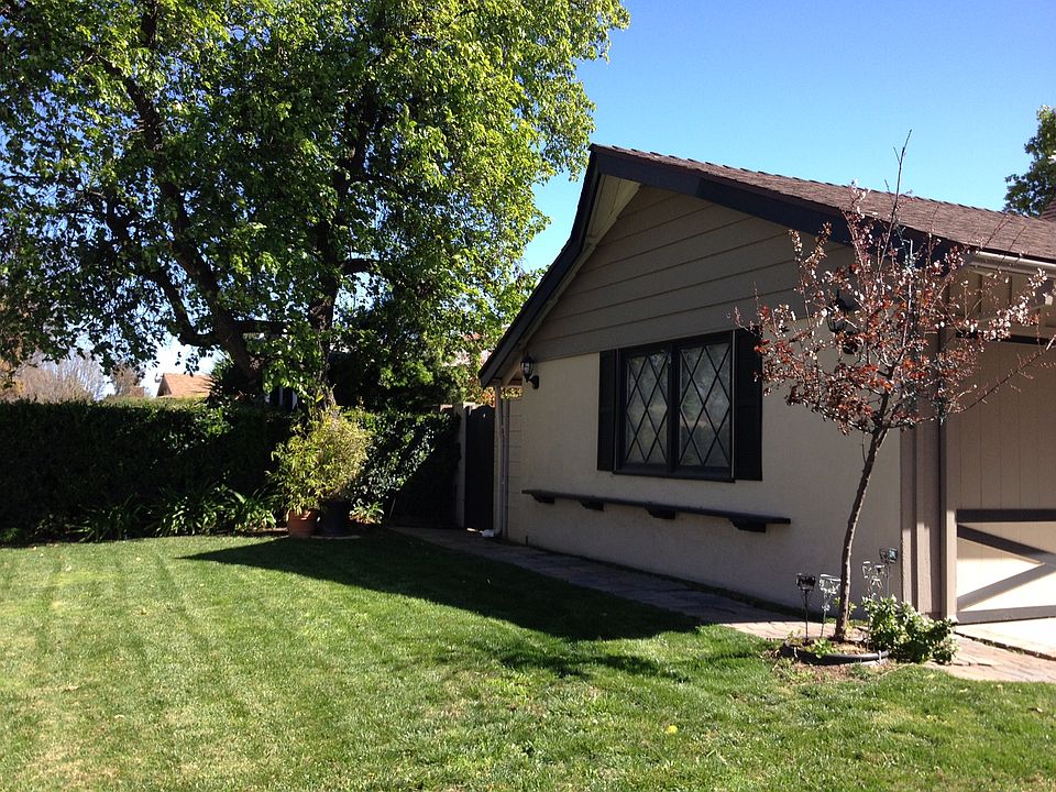 2nd image of 15928 Sunburst St