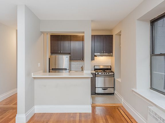 4th image of 2598 36th St APT 1G