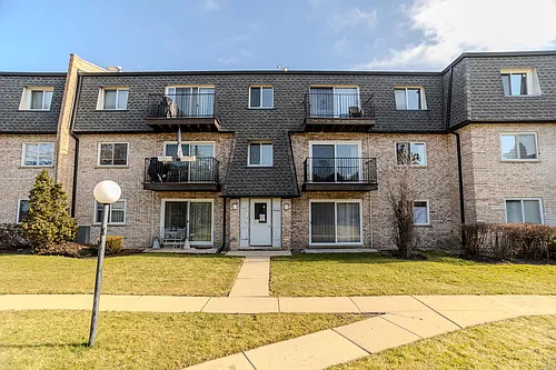9446 Bay Colony Dr #1S Photo 1