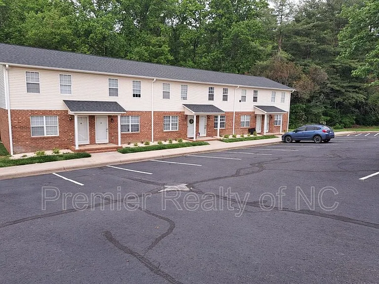 301 E Lake Dr #8 — Photo 1
