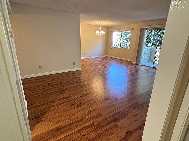 350 S Oakland Ave — Photo 10