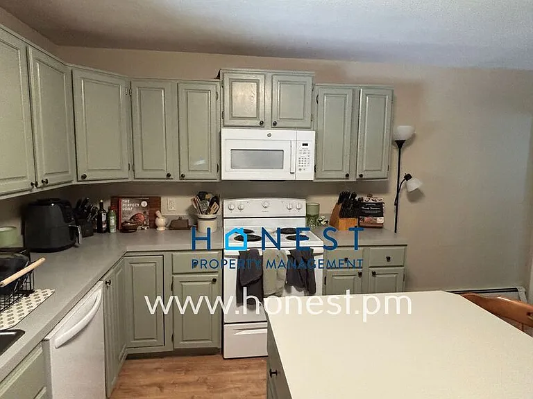 206 Derosay Ave #1 — Photo 4
