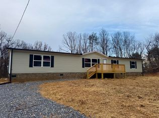 1526 Red Bud Dr, Newport, TN 37821