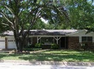 7305 Robinhood Ln, Fort Worth, TX 76112