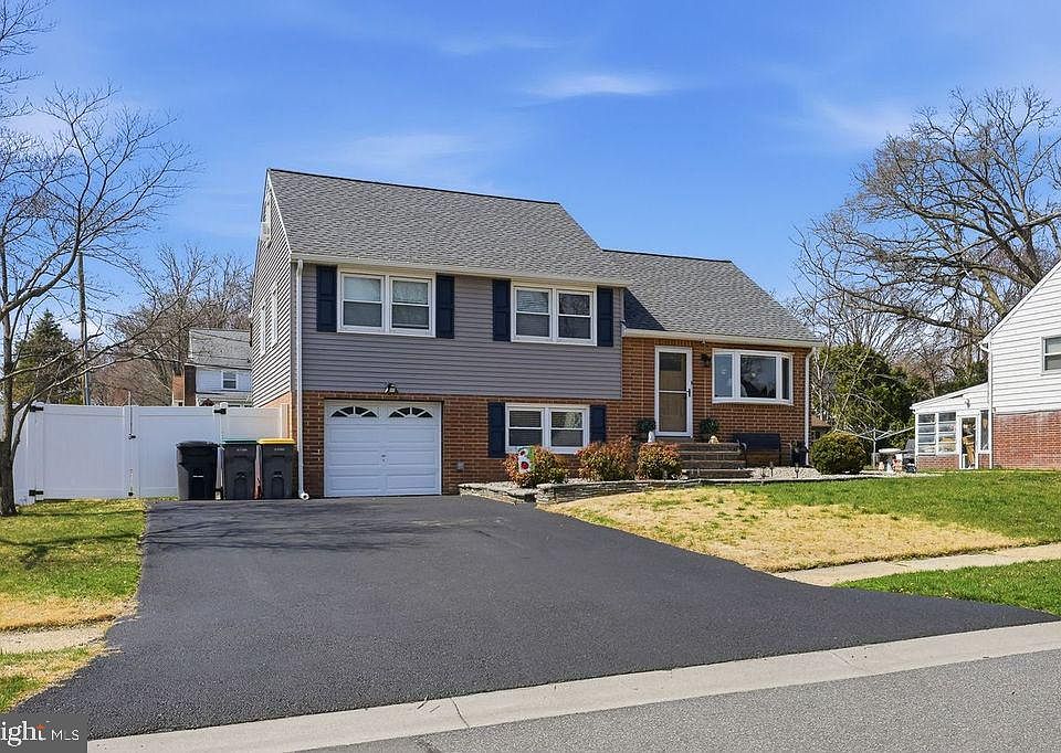 1st image of 2620 Sherwood Dr