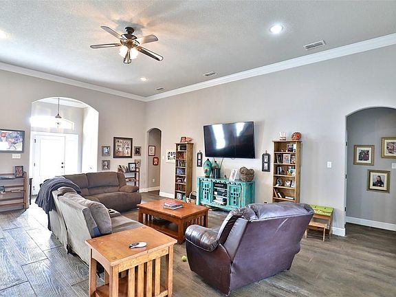 4th image of 4 Winchester Dr