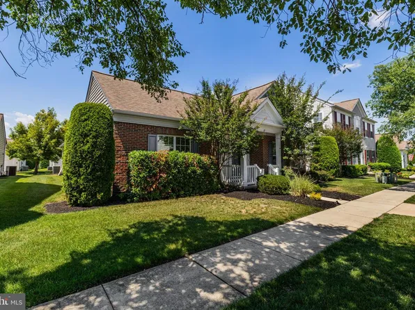 3 Hopkins St, Voorhees, NJ 08043
