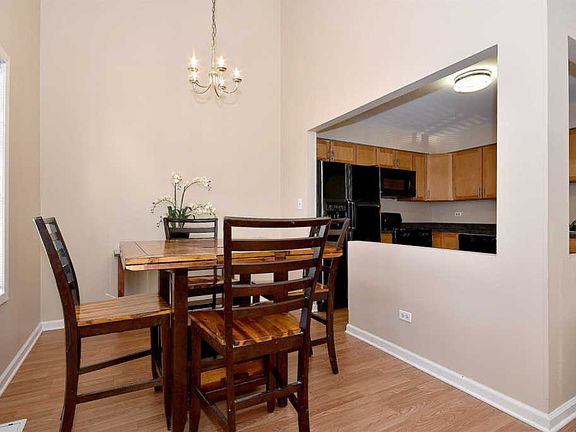 5th image of 6030 Fremont Dr #11