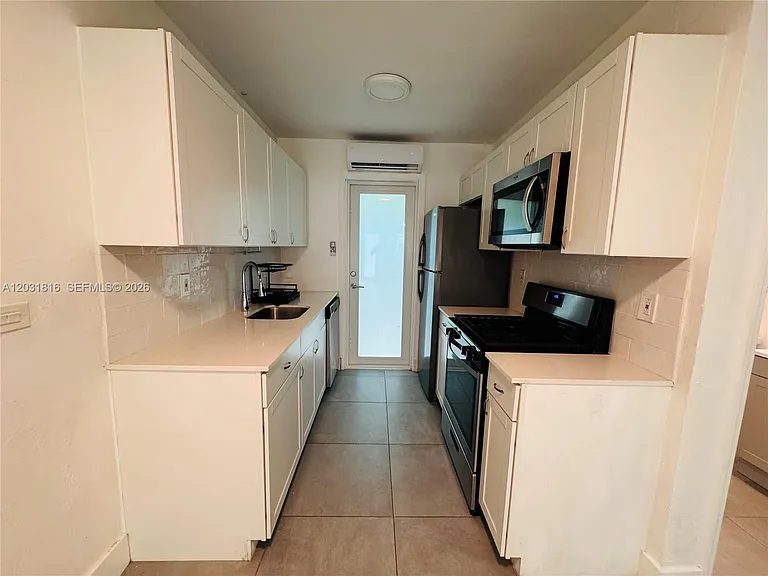 75 Washington Ave #10 — Photo 5