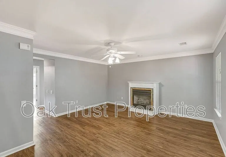 4834 Habersham Ln — Photo 4