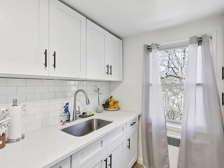 Charming 1, 2, and 3-Bedroom Townhomes in a Quiet Pittsburgh Neighborhood — Photo 74