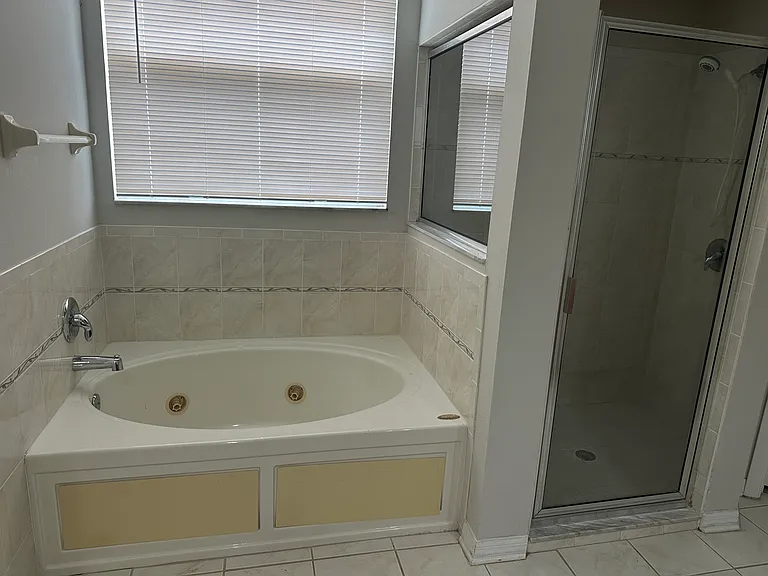 24806 Siena Dr — Photo 8