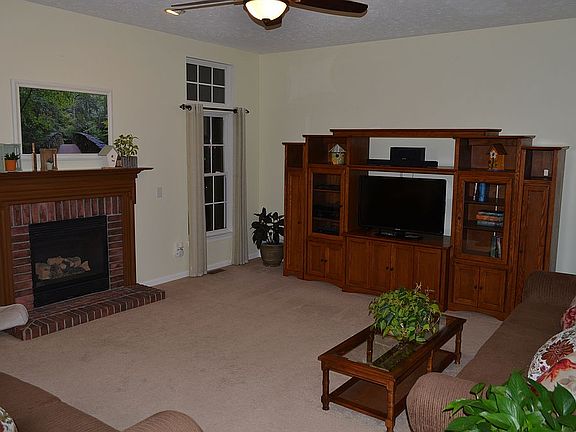 3rd image of 471 Weatherstone Dr