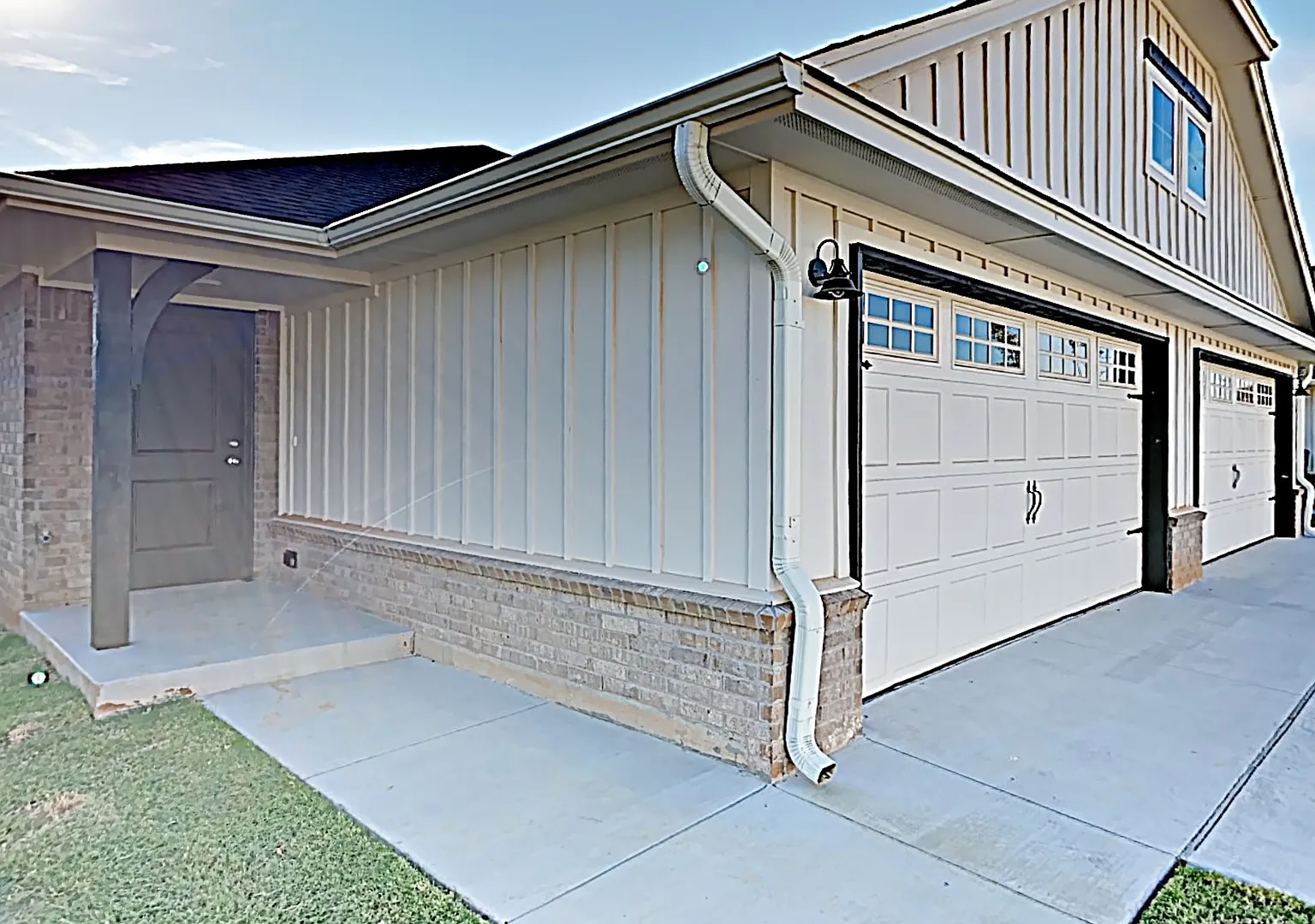 3 Bedroom 2 Bath Duplex Near Tinker AFB! — Photo 2