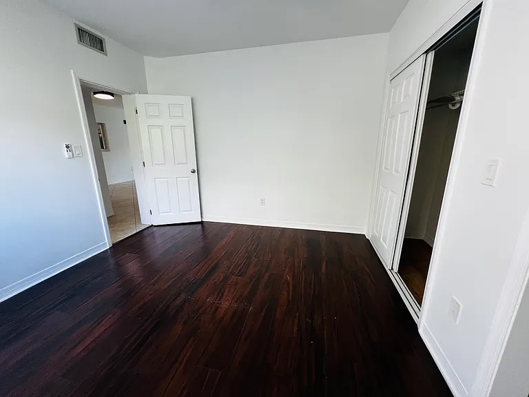 944 Bay Dr #12 — Photo 14