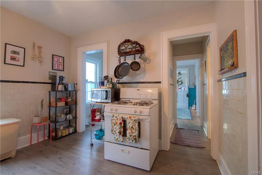 3 bed, $1,600 — Photo 3